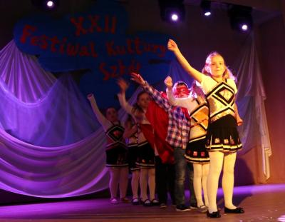 na zdjęciu prezentacje uczniów podczas pierwszego dnia Festiwalu Kultury Szkół w Staszowie