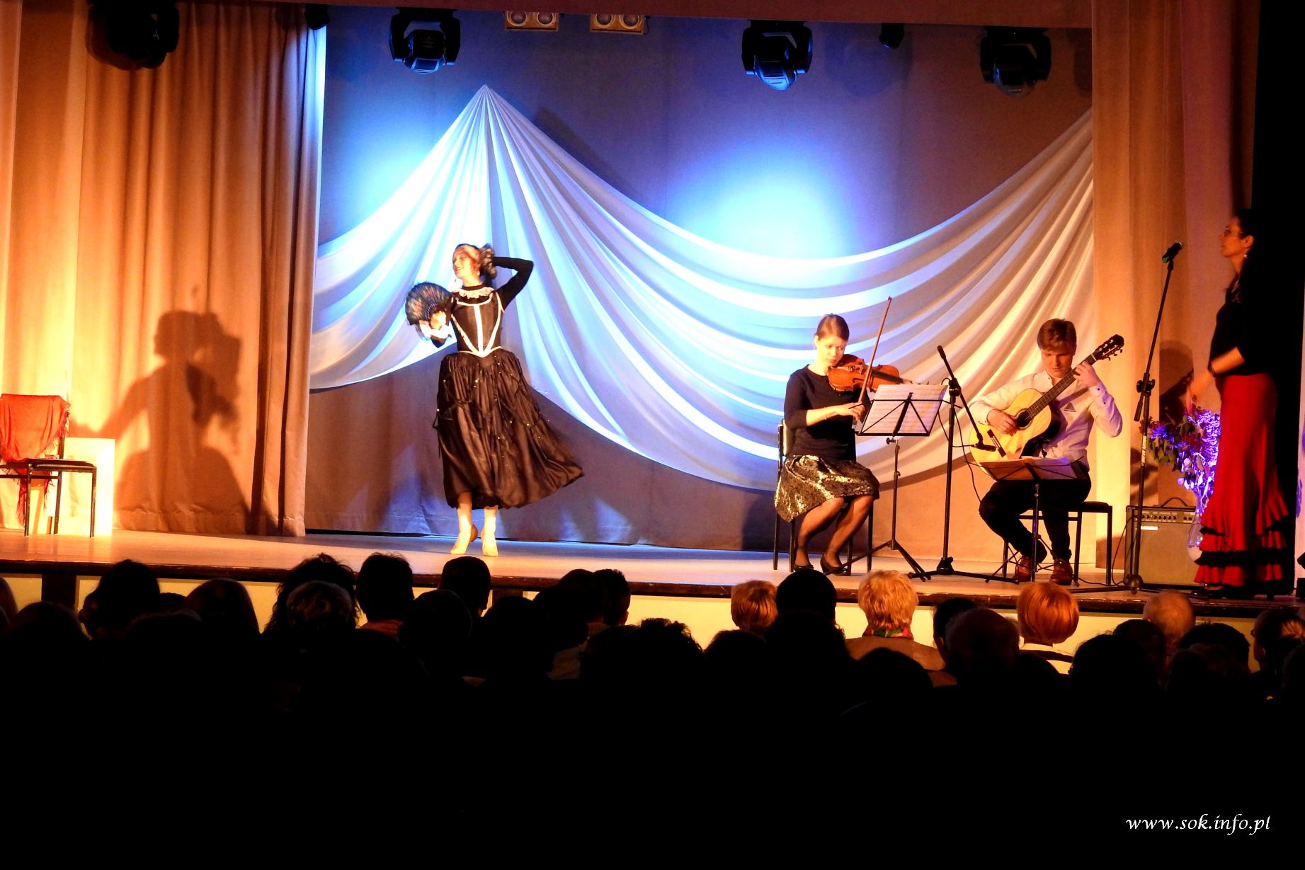 fragment koncertu Viva Espana w wykonaniu tancerzy i muzyków