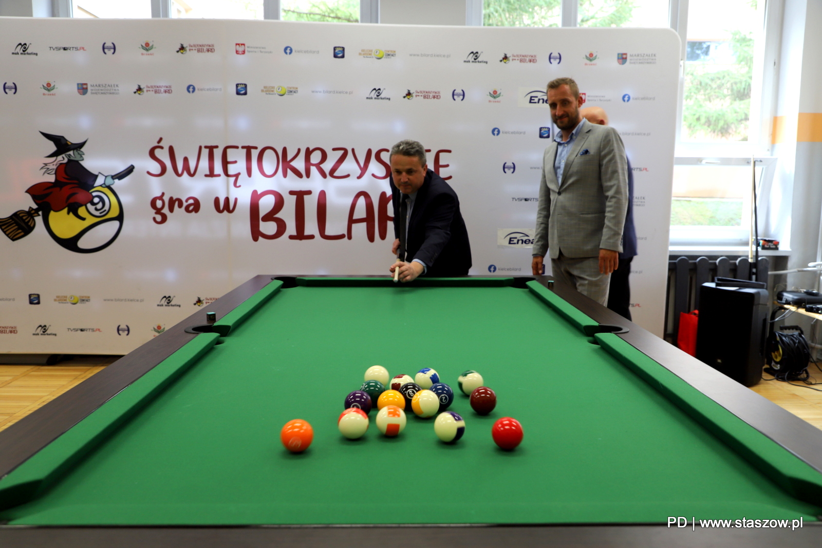 Mistrz świata w trikach bilardowych odwiedził Staszów